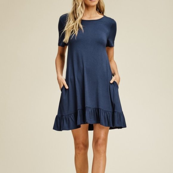 Pocket Dress - Picture 1 of 2